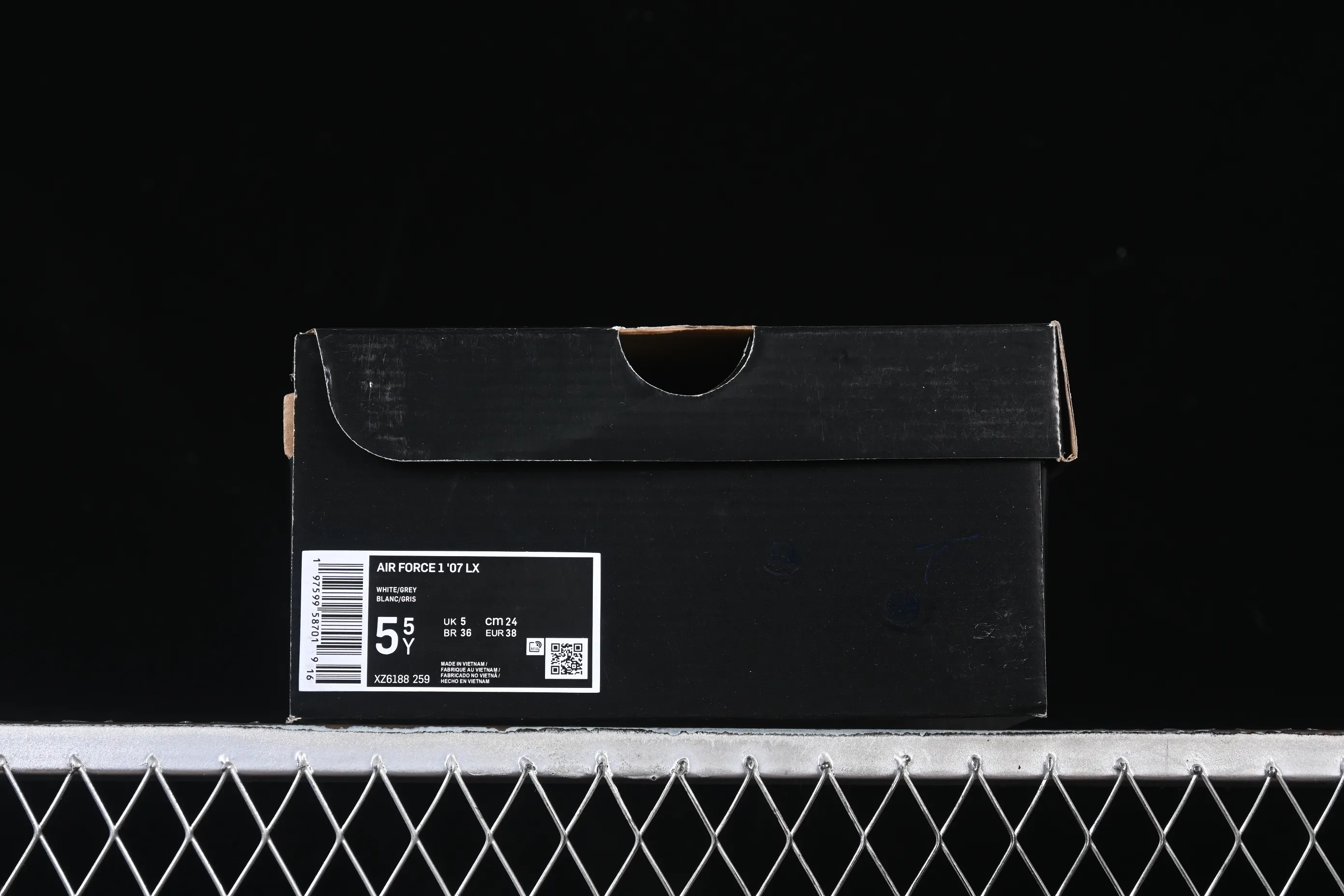All categories Nk Air Force 1 Air Force series Nk Air Force 1 Low Air Force low top Nike Air Force 1'07 Low Supreme co-branded white gray yellow edge hook Air Force 1 low top casual sneakers XZ6188-259